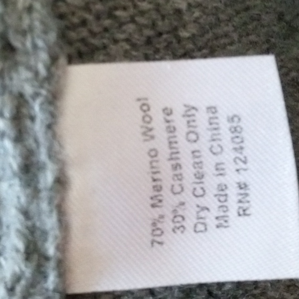 Lisa Perry Sweater - Picture 8 of 8
